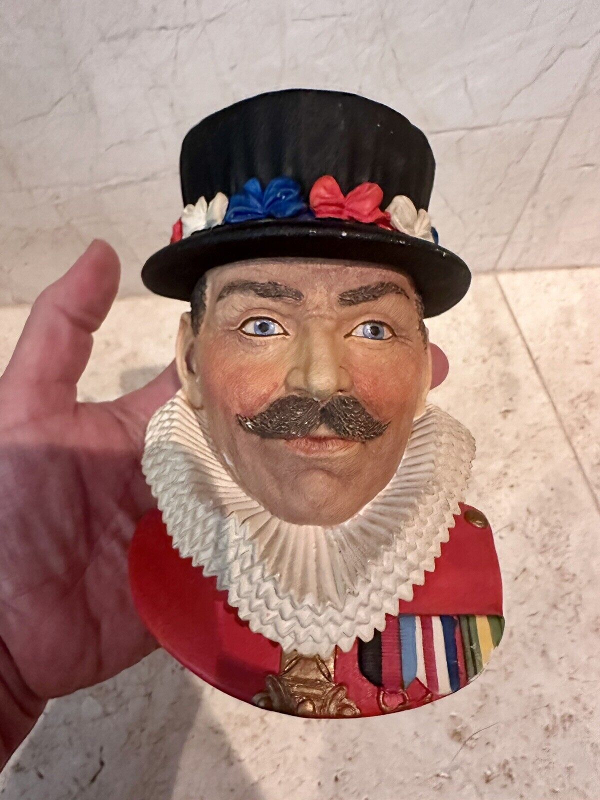 Legend Products 'The Beefeater' Chalkware GEM Bossons England 1982