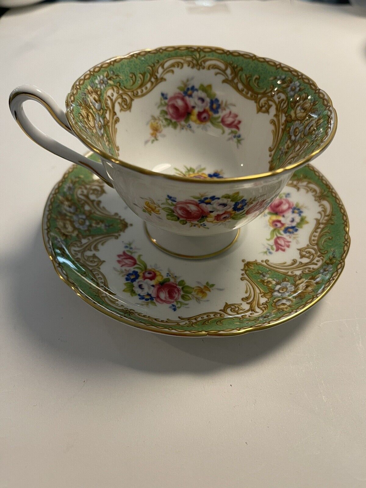 Shelley England Floral Tea Cup & Saucer 13388 Fine Bone China DS54