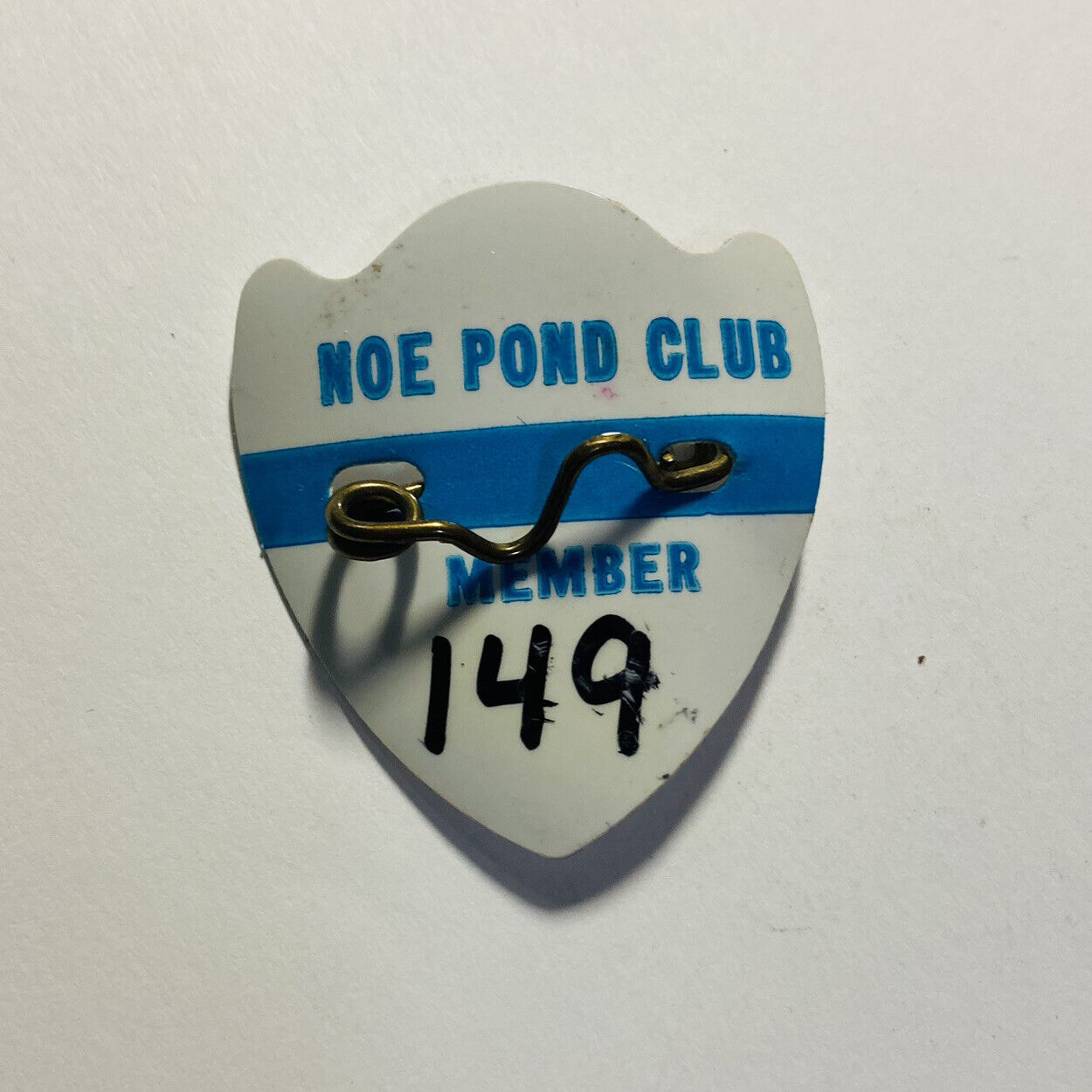 Vintage Noe Pond Club Member 149 Badge Lapel Pin Art Decor 18