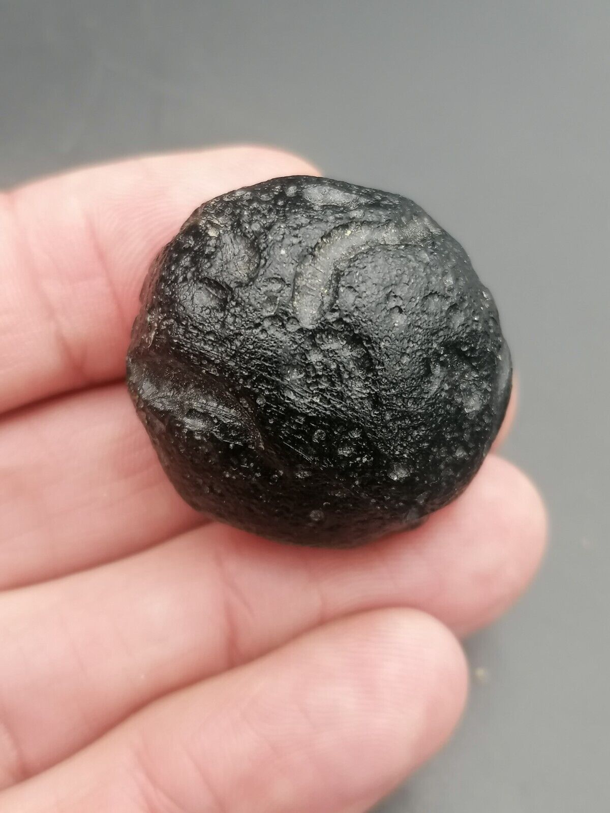 Quality Tektite Philippinite Rizalite Disc 24,16g / 3 cm Meteorite Impact Glass