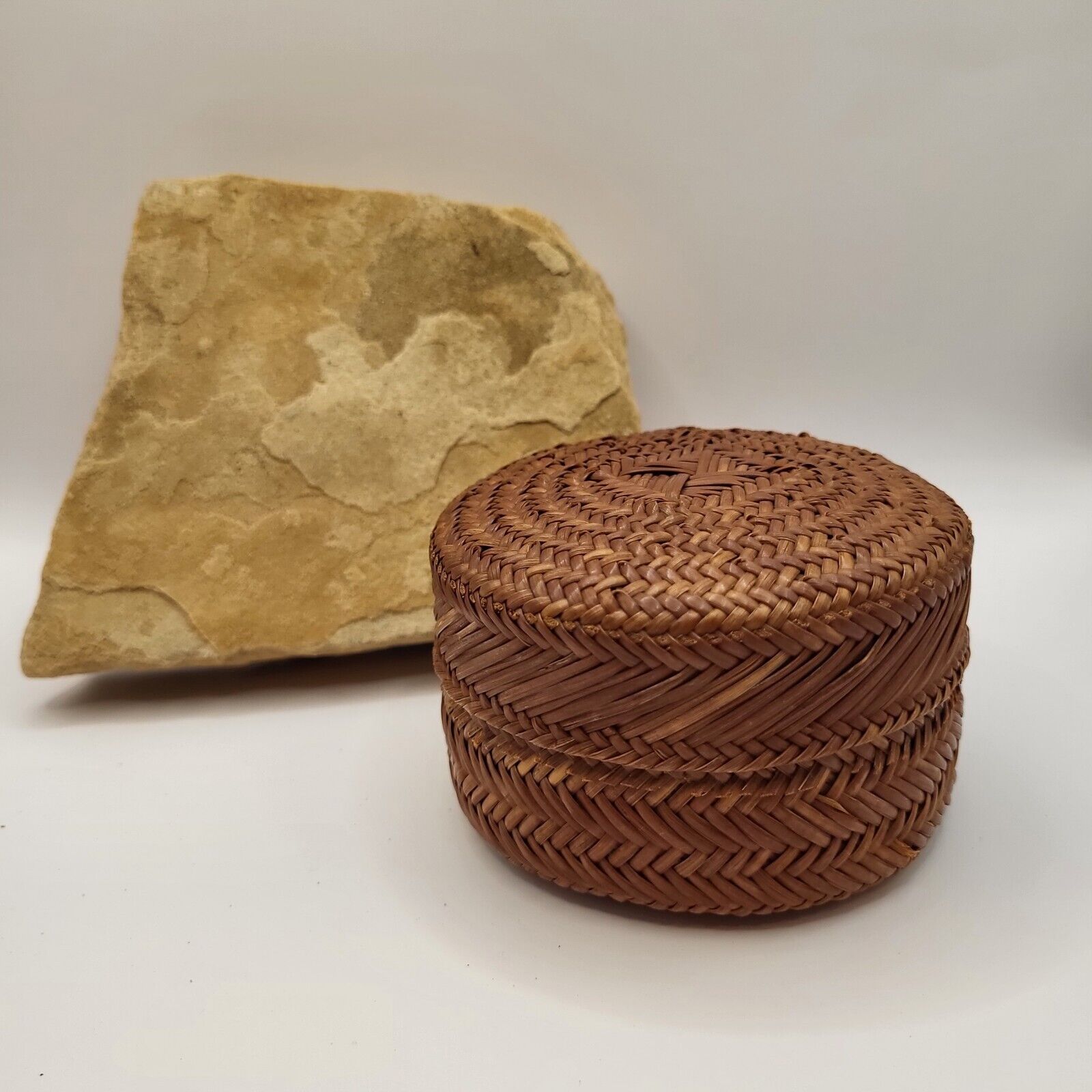Vintage Native American Woven Lidded Basket, Sm Measures  3.0 X 2.0
