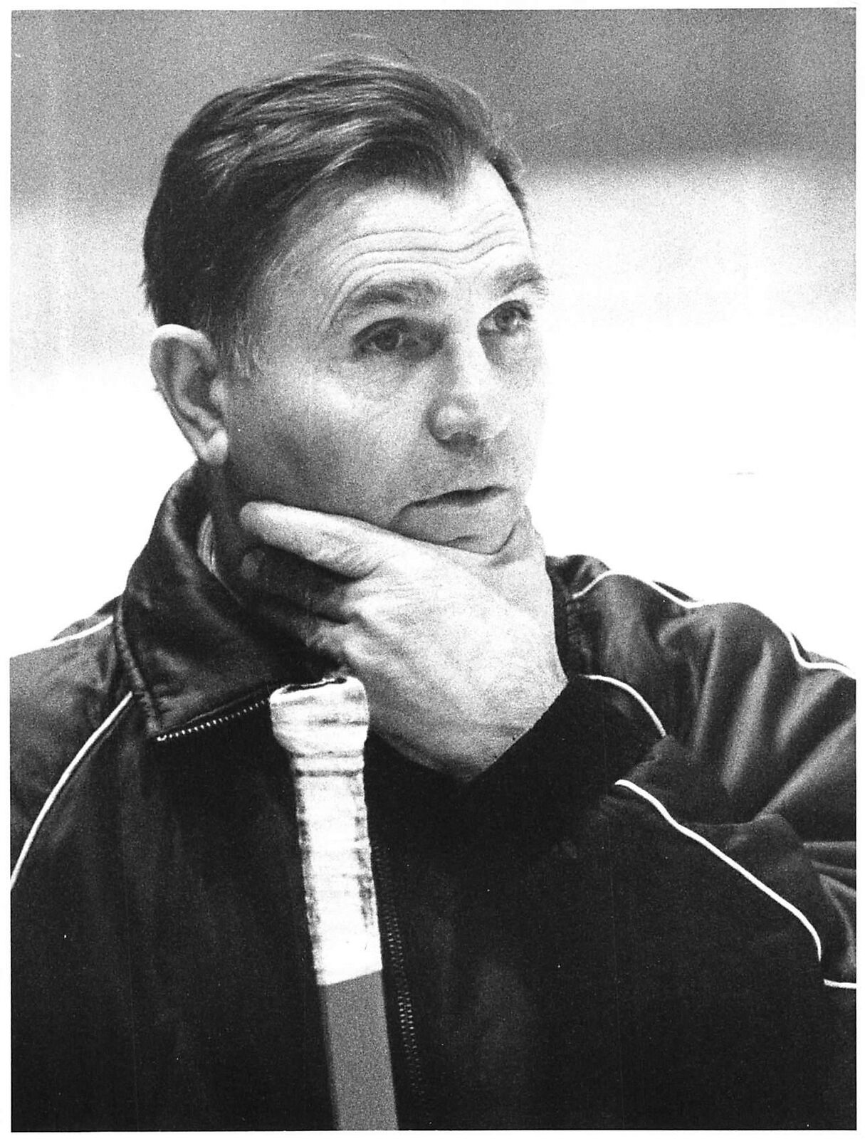 1989 Press Photo COACH VICTOR TIKHONOV Soviet Ice Hockey training Helsinki kg