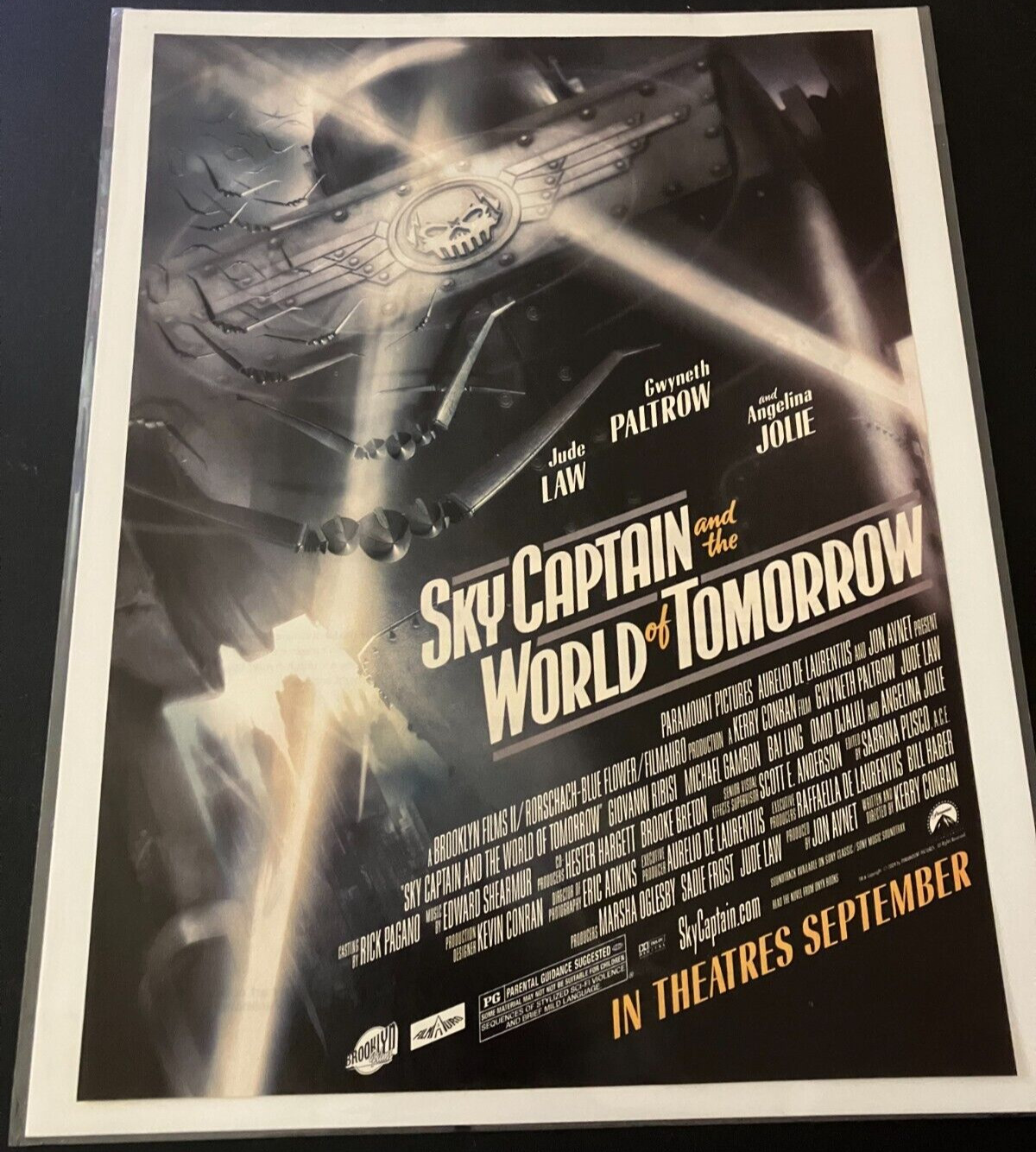 Sky Captain and the World of Tomorrow - Vintage Movie Print Ad / Poster Wall Art