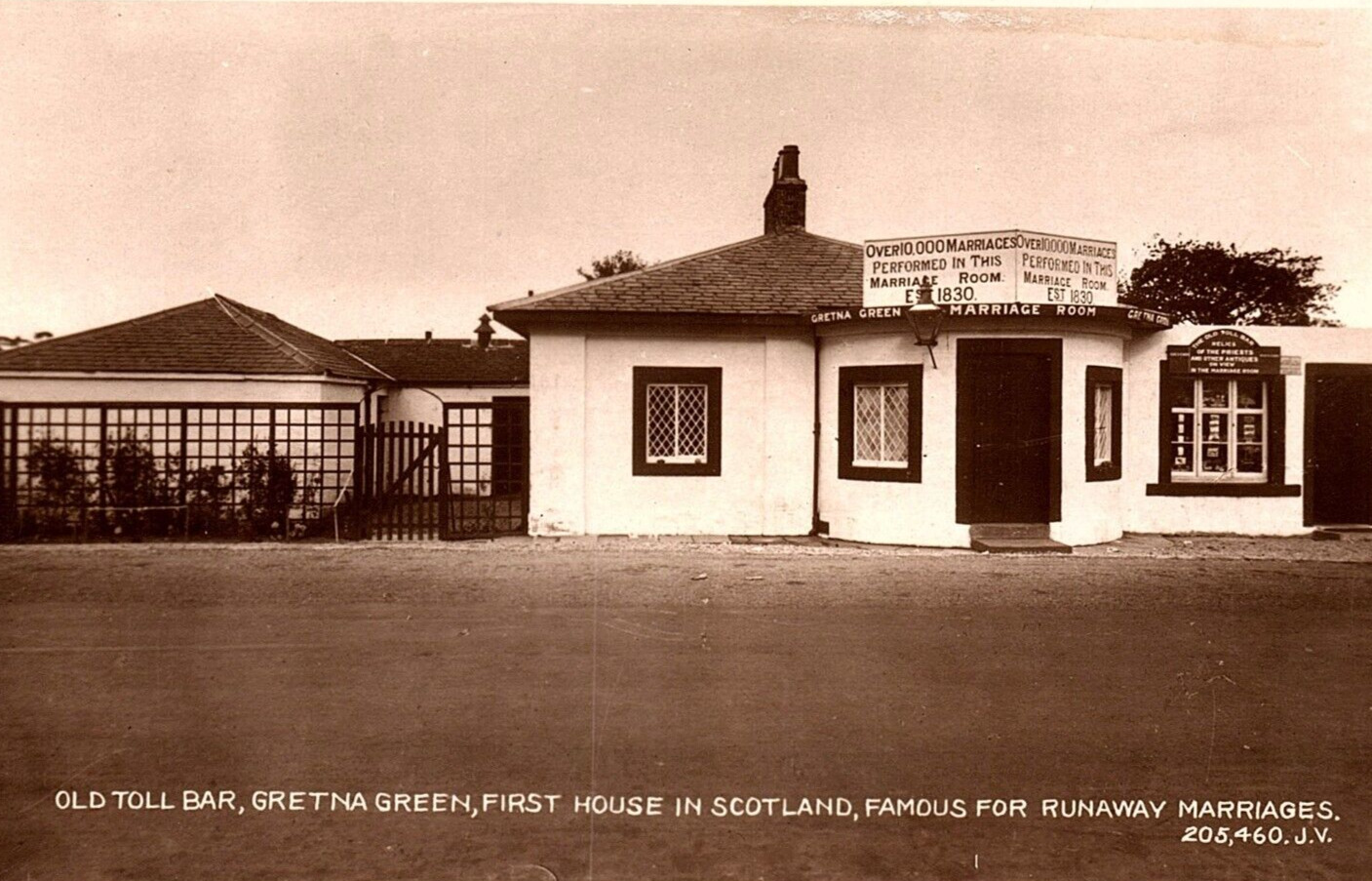 c1915 SCOTLAND OLD TOLL BAR GRETNA GREEN 1st HOUSE MARRIAGES RPPC POSTCARD P1646