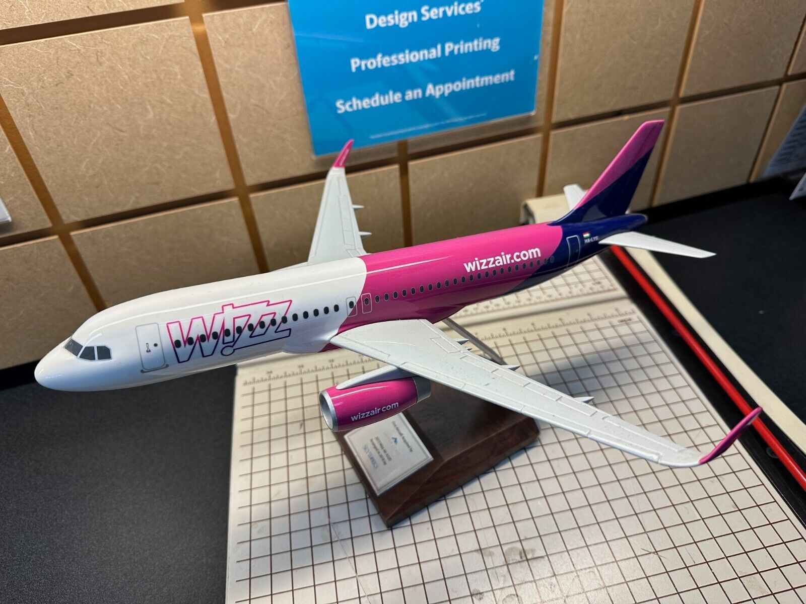 Pacmin Wizzair Hungary Airbus A320 Sharklets Scale 1/100
