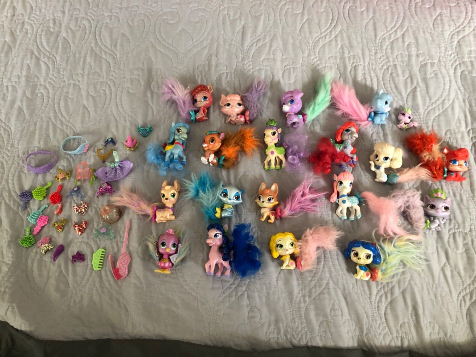Disney Palace Pets Lot of 20 Figures with Accessories