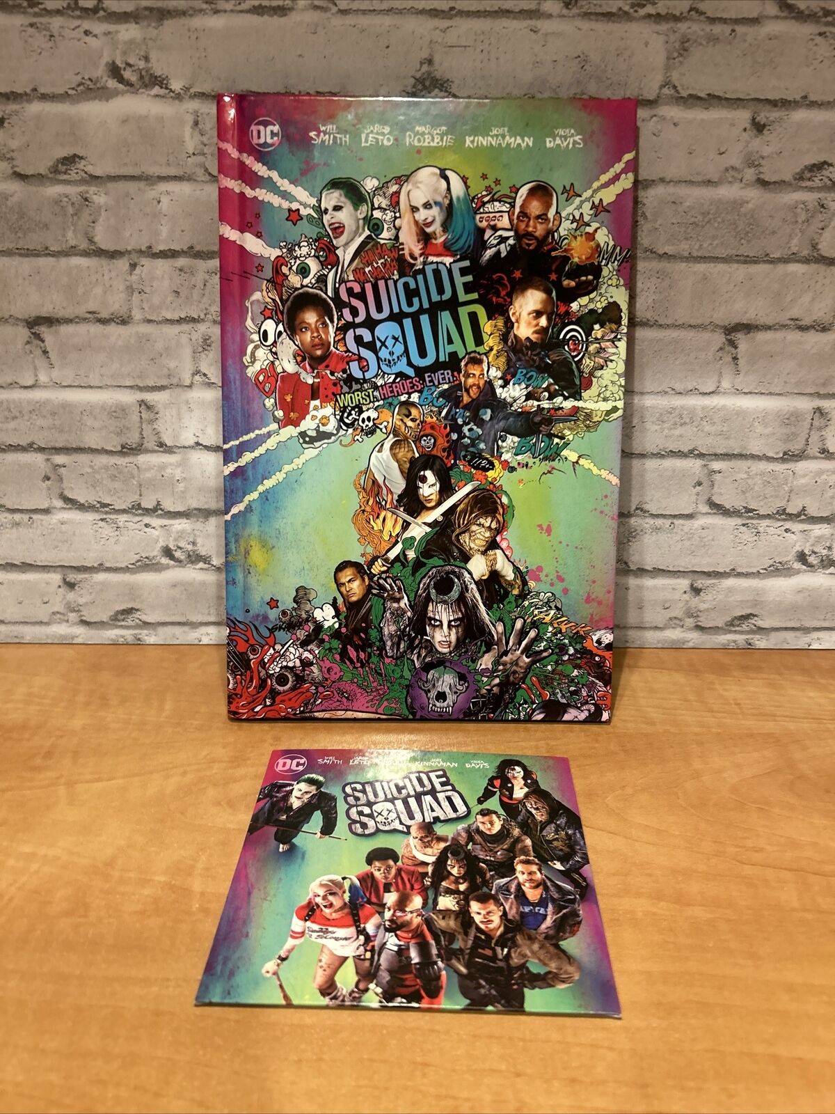 Secret Files Of The Suicide Squad Graphic Novel, Blu-ra, DVD