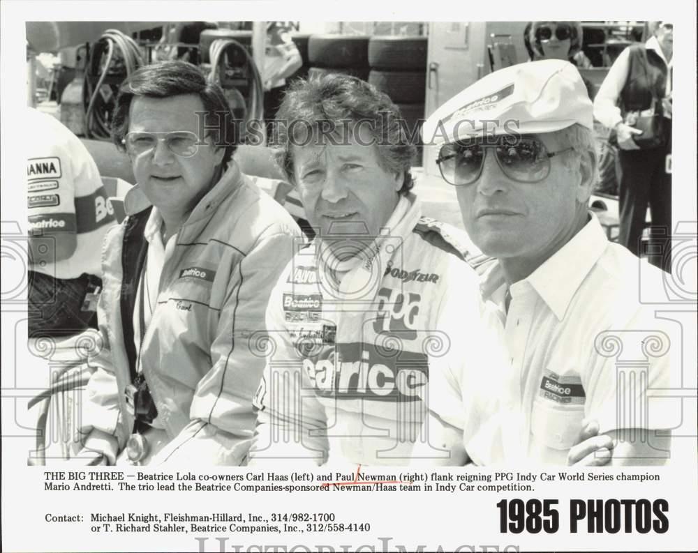 1985 Press Photo Carl Haas, Paul Newman, Mario Andretti at Indy Car Competition