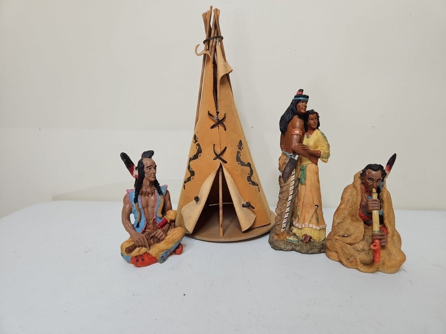 VTG YOUNGS  Native American Indian Family Teepee Tipi Sculpture Set