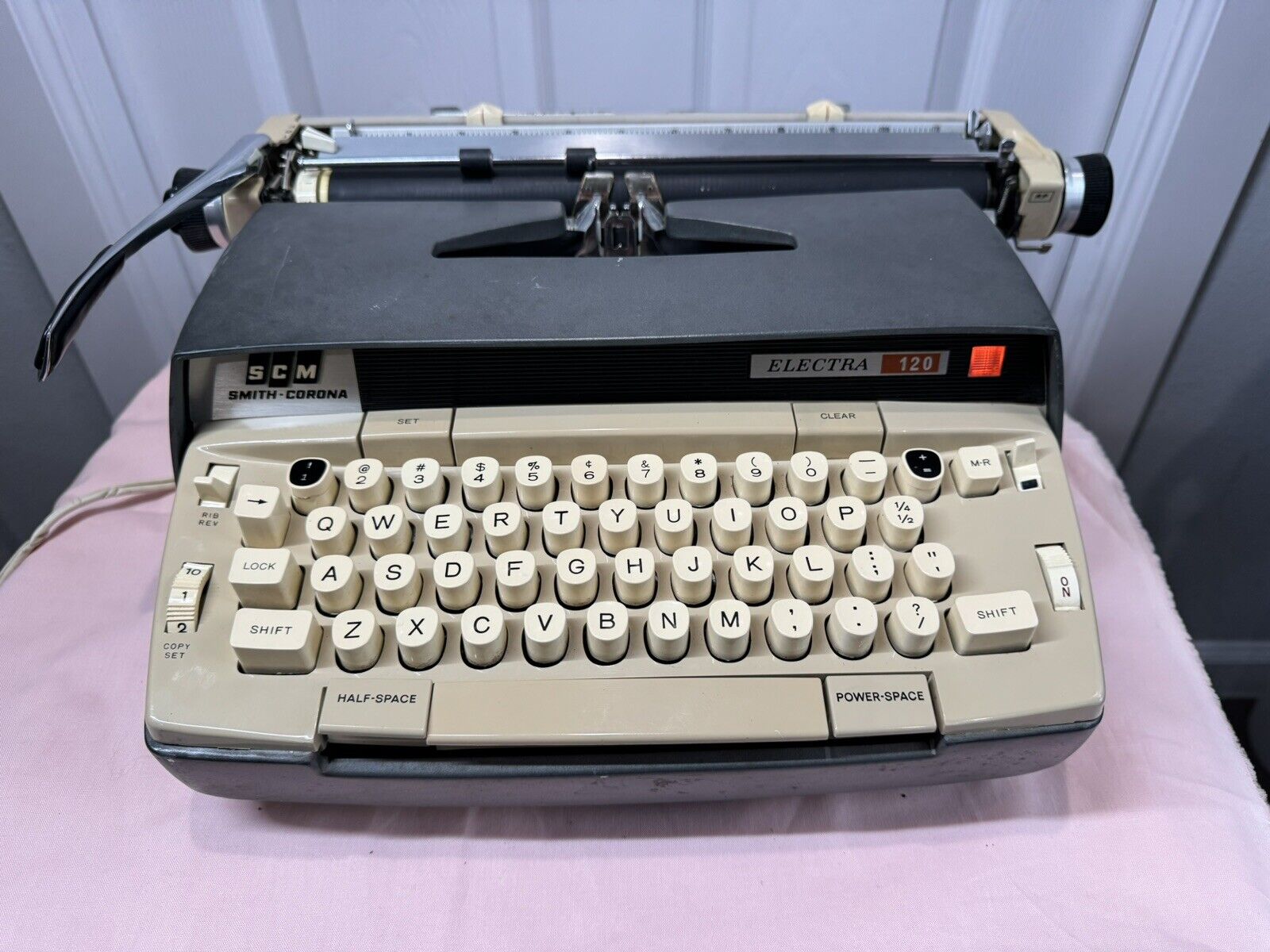 Vintage SCM Smith Corona Electra 120 Typewriter with Hard Case & Key