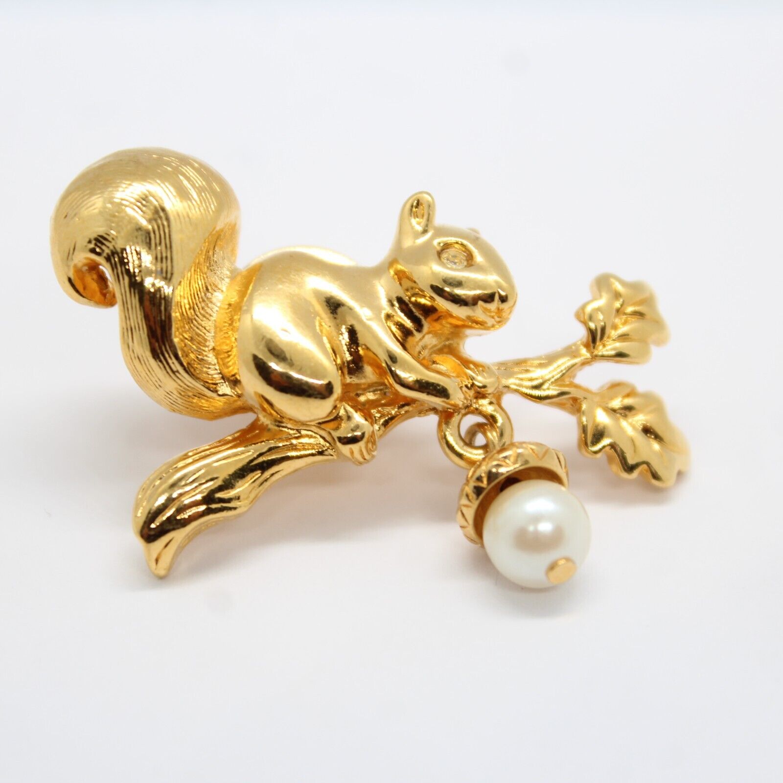 Avon Squirrel Brooch Pin Branch Dangling Faux Pearl Acorn Gold Tone