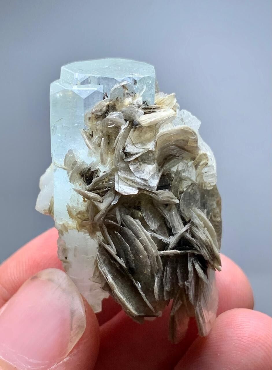 96 Carats Natural Aquamarine Crystal W.Mica Specimen From Skardu @Pakistan