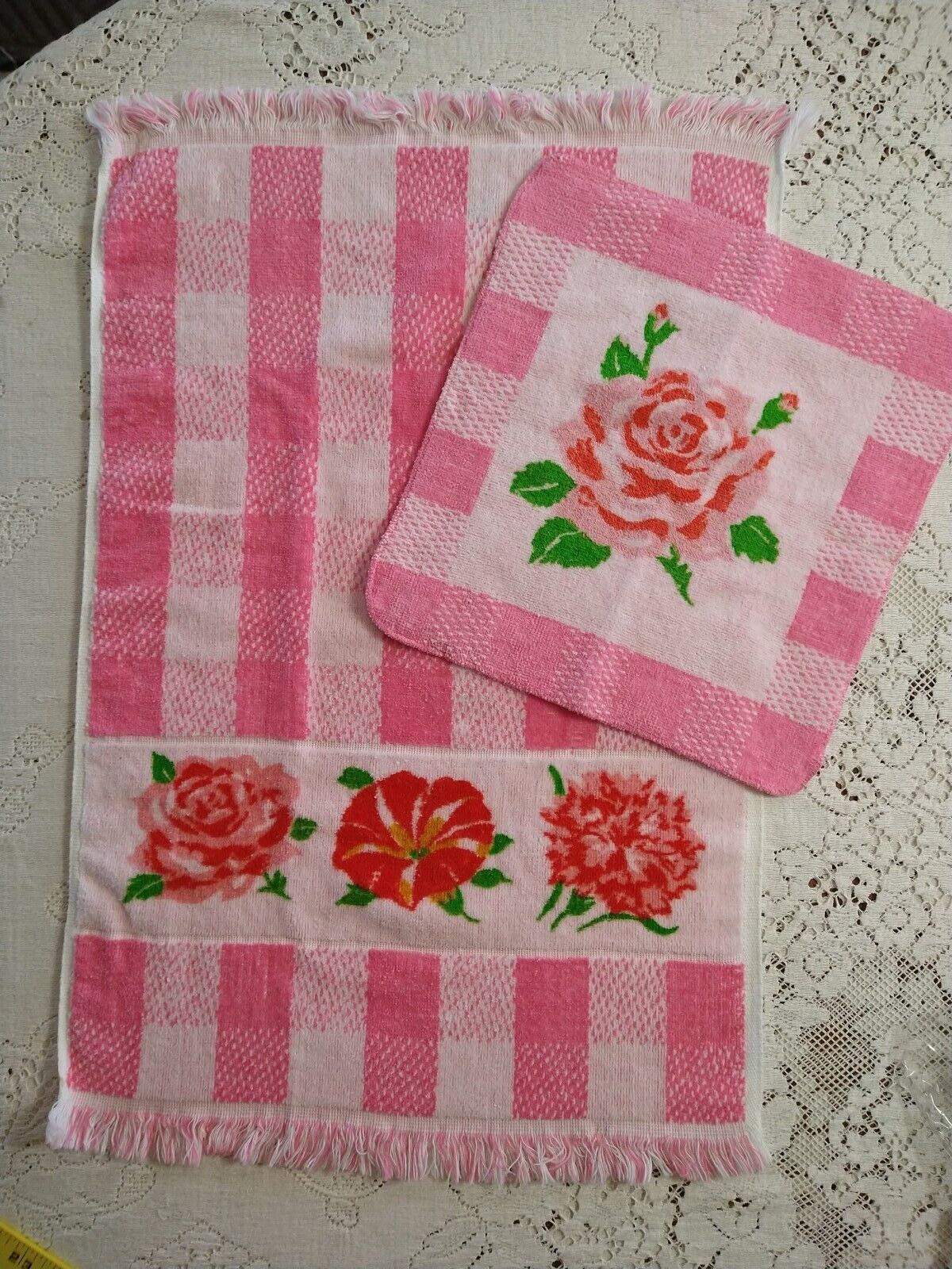 2 Pc Set Vintage 70s Lady Pepperell Pink CHECK PLAID FLORAL HAND TOWEL Washcloth