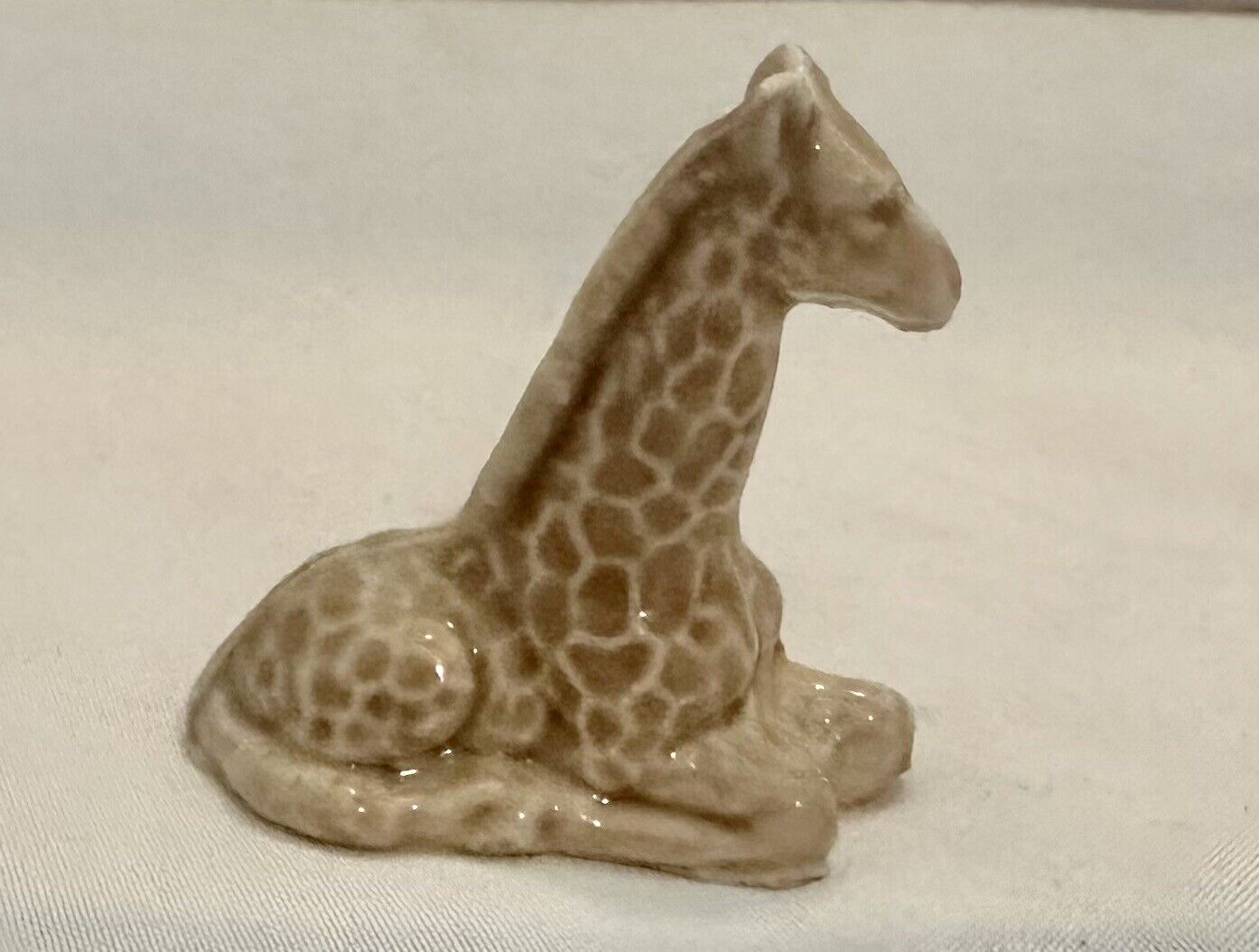 Vintage Wade Whimsies England Giraffe Red Rose Tea Collectible Pottery Figurine