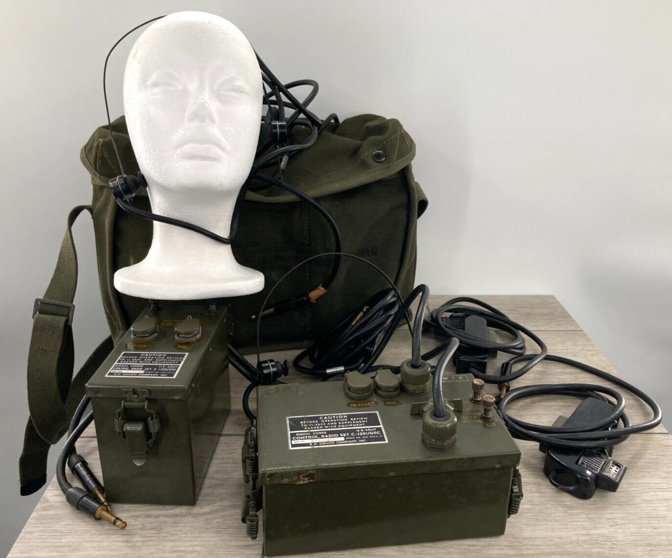 US Army Signal Corps Radio Set Receiver Transmitter Headset Microphone Vietnam