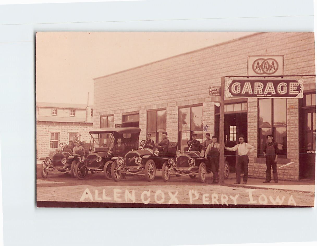 Postcard Allencox, Perry, Iowa