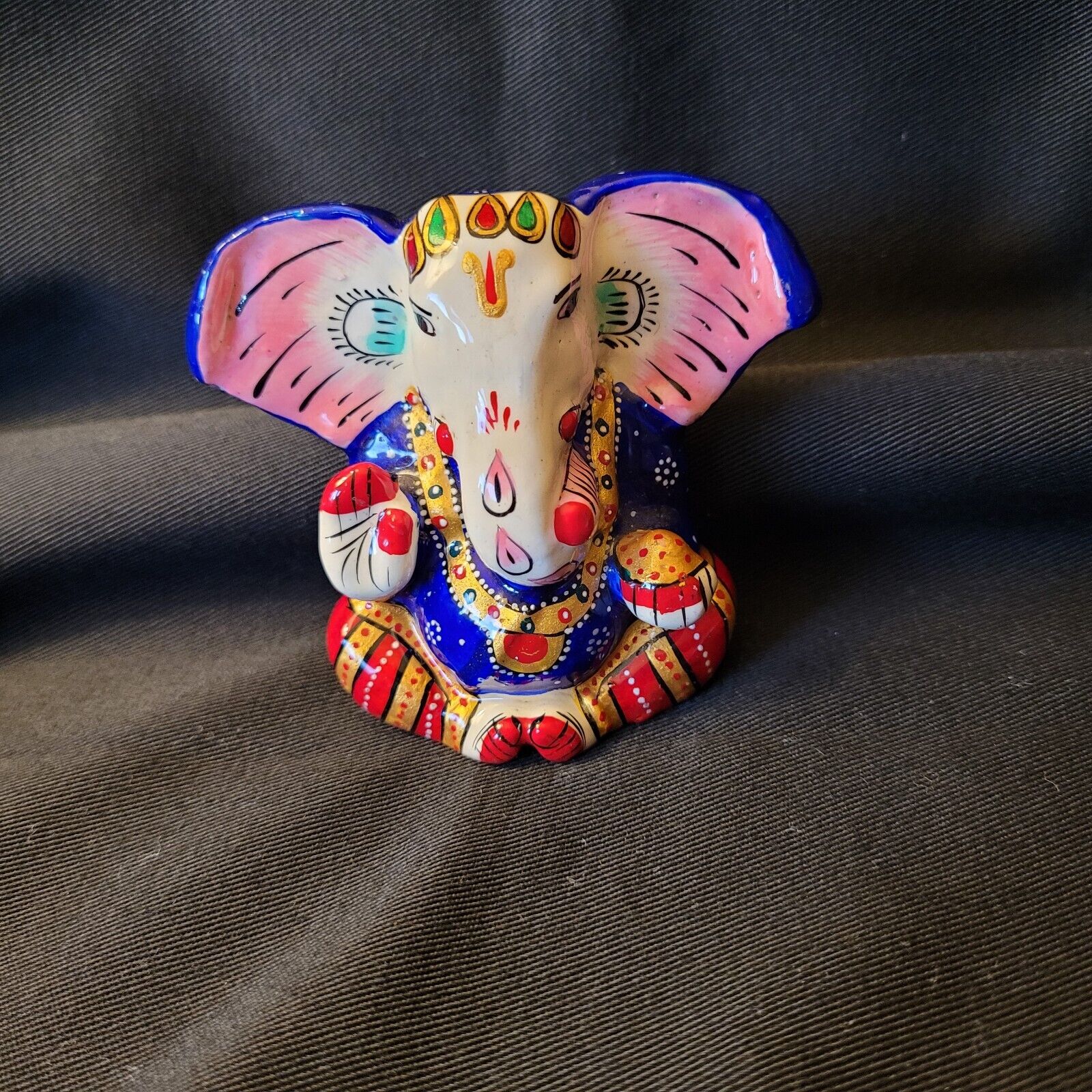 BIG EARED HINDU GANESH PAINTED STATUE 2.5 INCHES