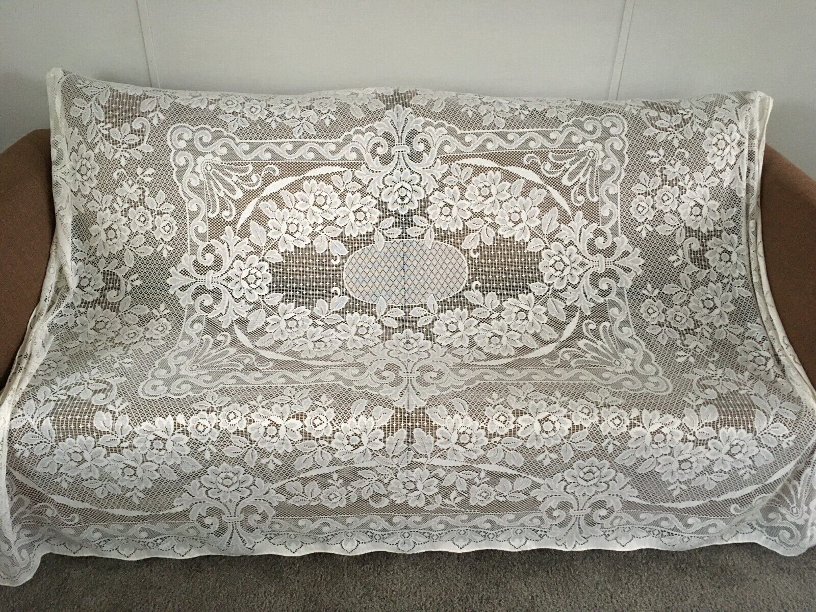 VTG Quaker Lace Floral Damask Flowers Classic Cream Rectangle Tablecloth FLAWS