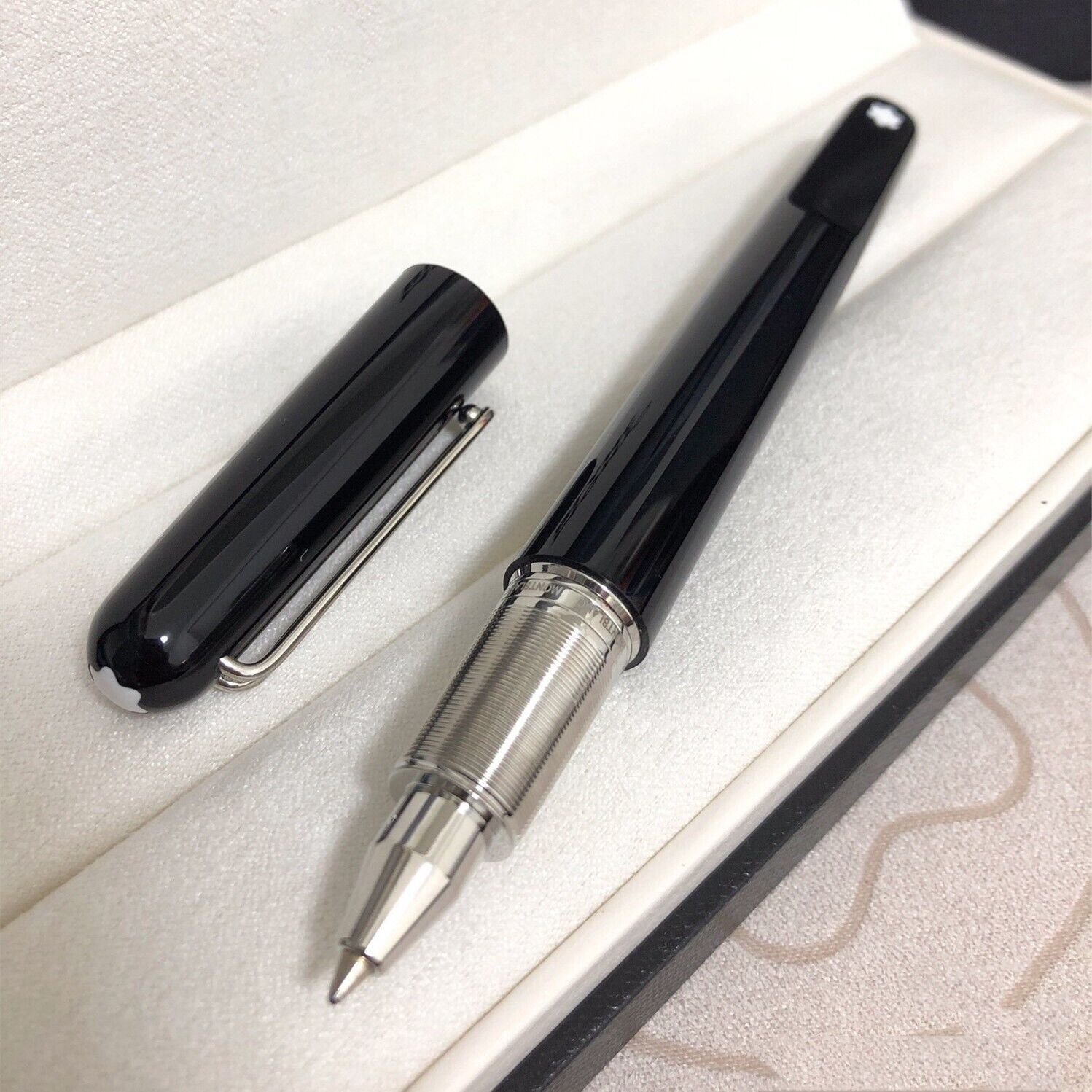 Luxury M Magnet Series Bright Black Color+Silver Clip 0.7mm Ink Rollerball Pen