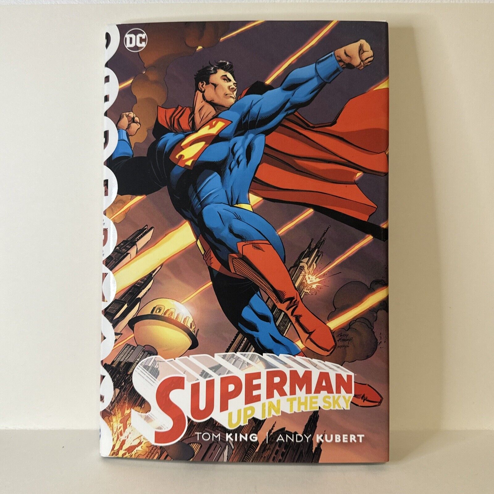 SUPERMAN: UP IN THE SKY Hardcover - Tom King, Andy Kubert - DC Comics.