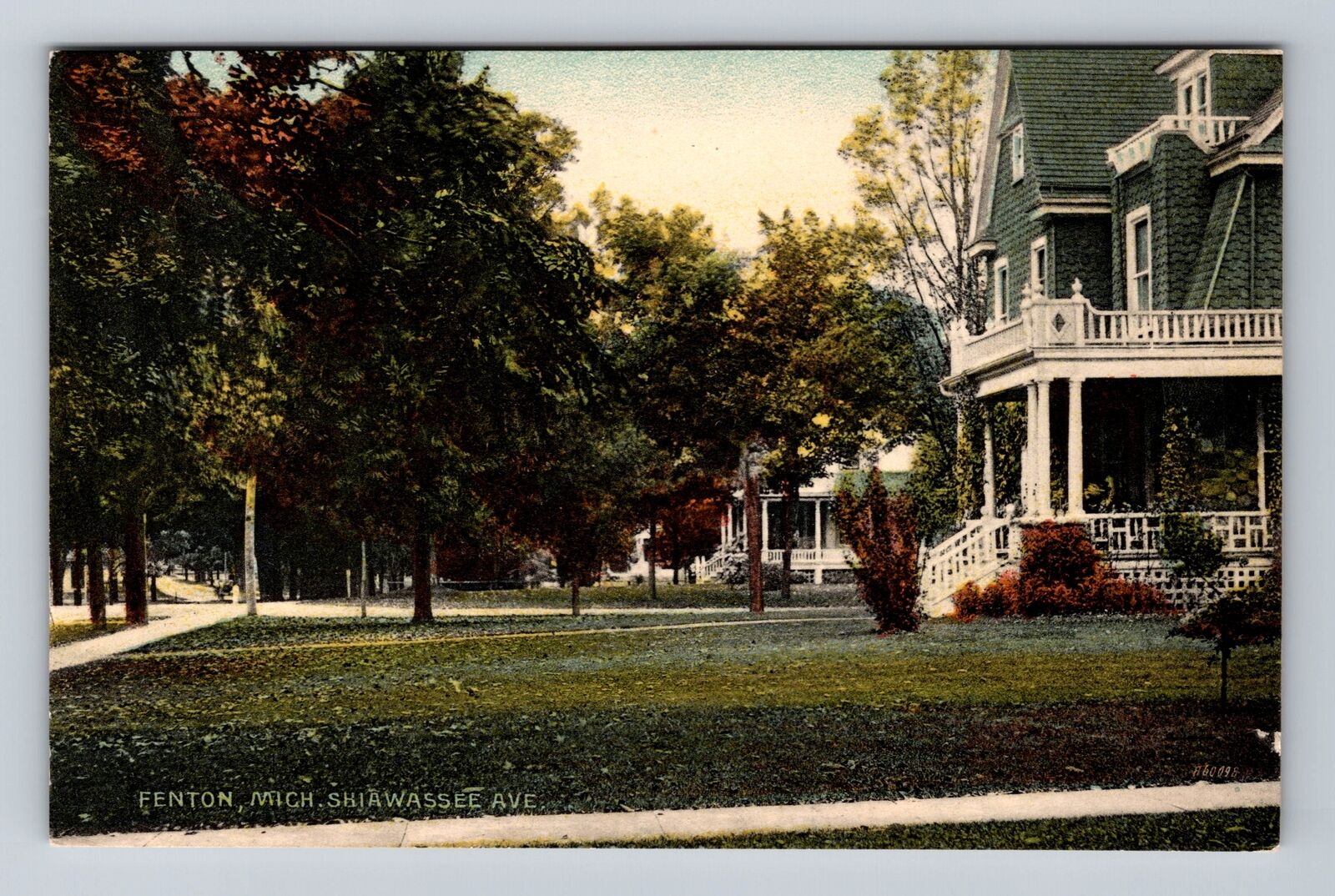 Fenton MI-Michigan, Shiawassee Ave Antique, Souvenir Vintage Postcard
