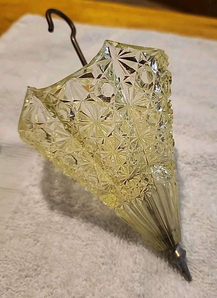 Vntg Rare Victorian Duncan Vaseline Daisy Buttons Umbrella Oil Lamp Match Holder