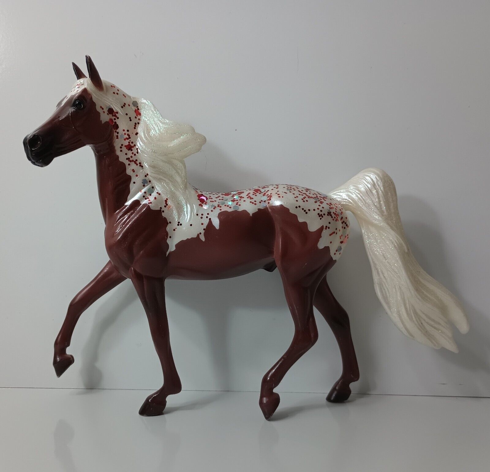 Breyer Horse Freedom Series Red Velvet 62220 Retired Sparkle 2021 Brown White
