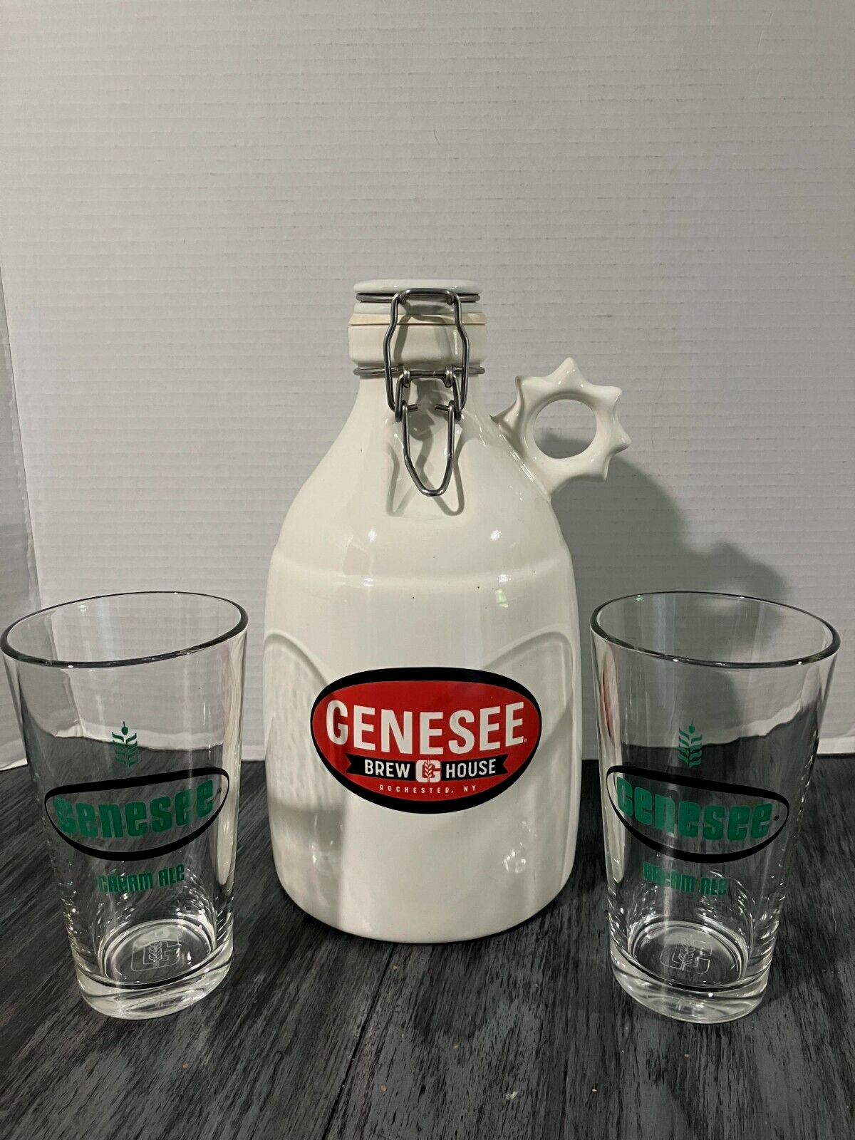 SWEET & Vintage GENESEE Beer White Growler w/Lid & Pint Glass set (3 Items)
