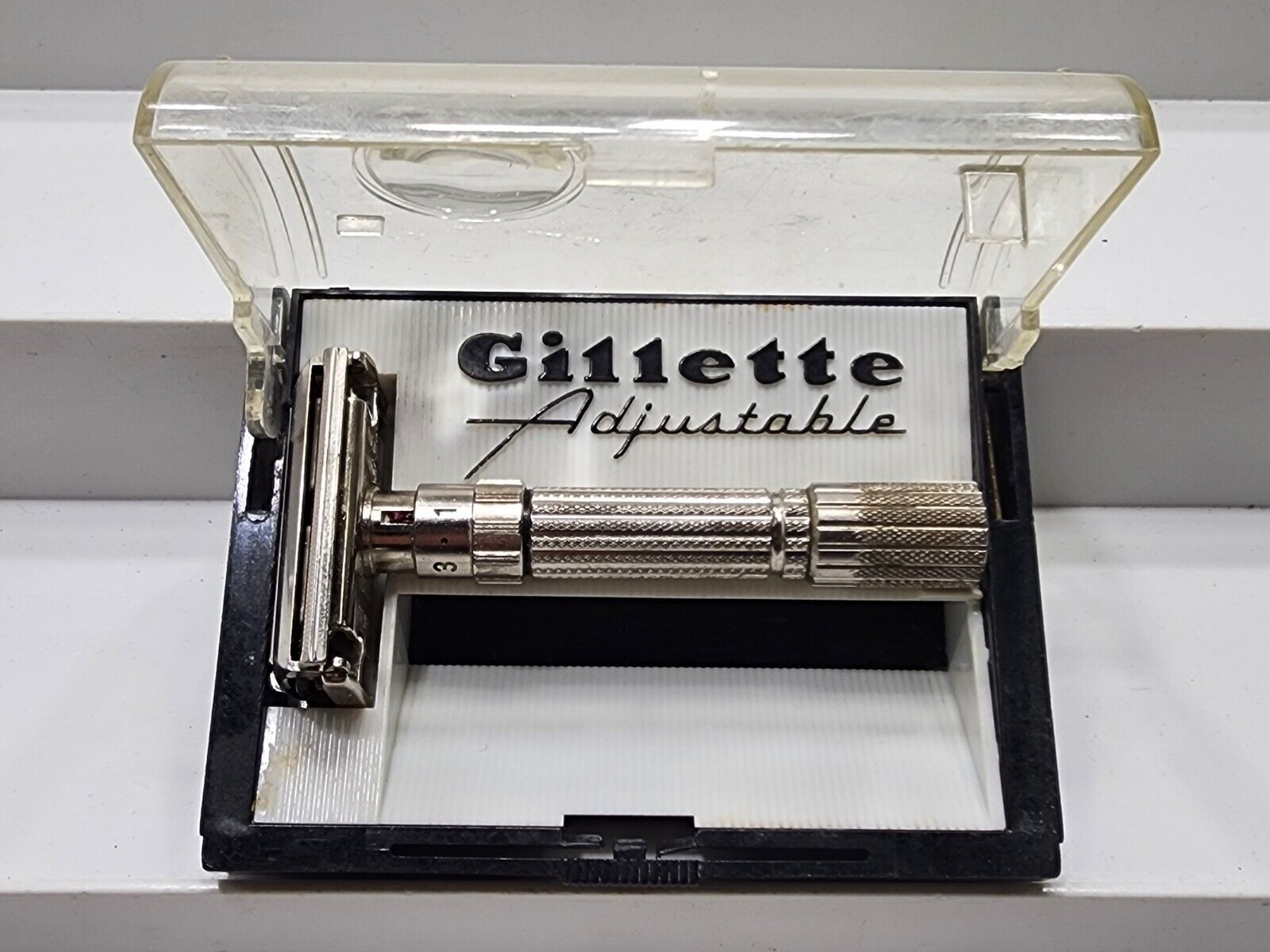 Vintage Gillette Fatboy Adjustable Safety Razor 1-9 With Case