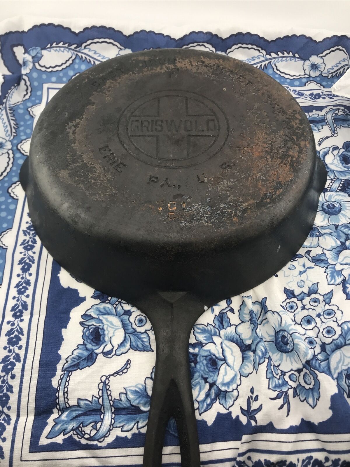 Vintage Griswold Erie Pa USA #7 Cast iron Skillet Frying Pan No 701 C Large Logo