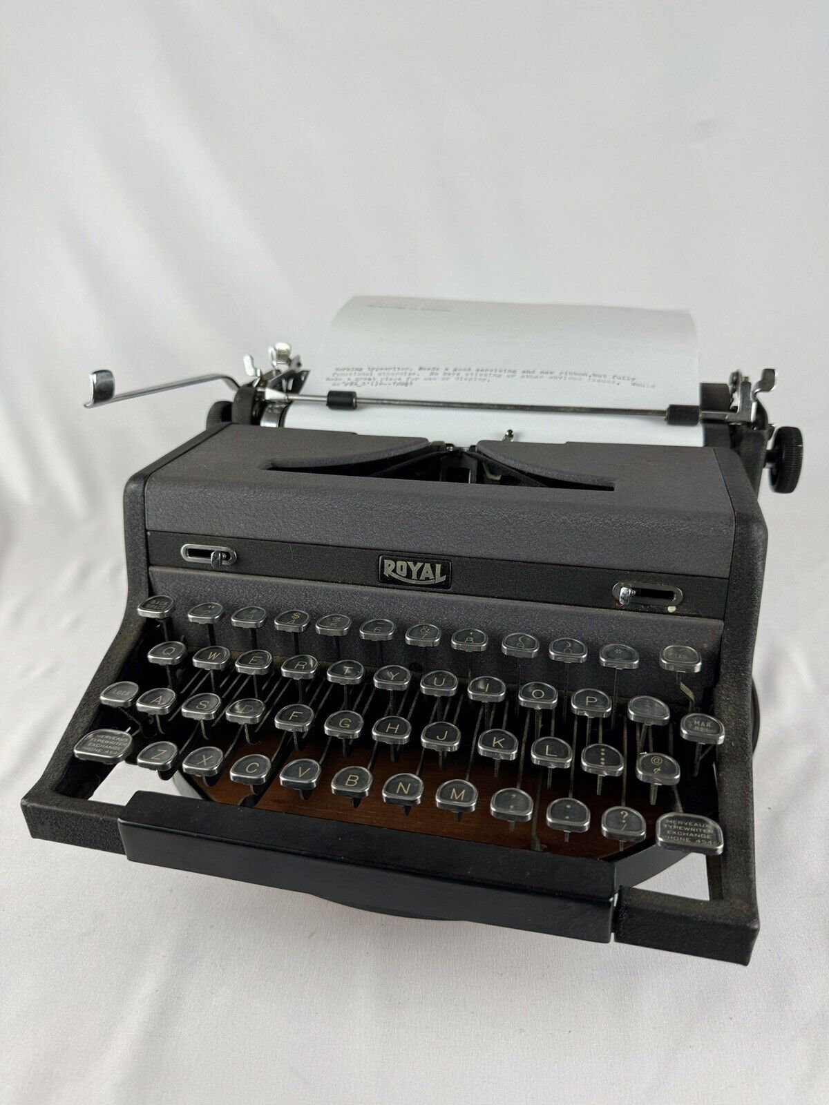 VINTAGE Royal Quiet Deluxe Black Portable Typewriter, 100% Functional - No Case
