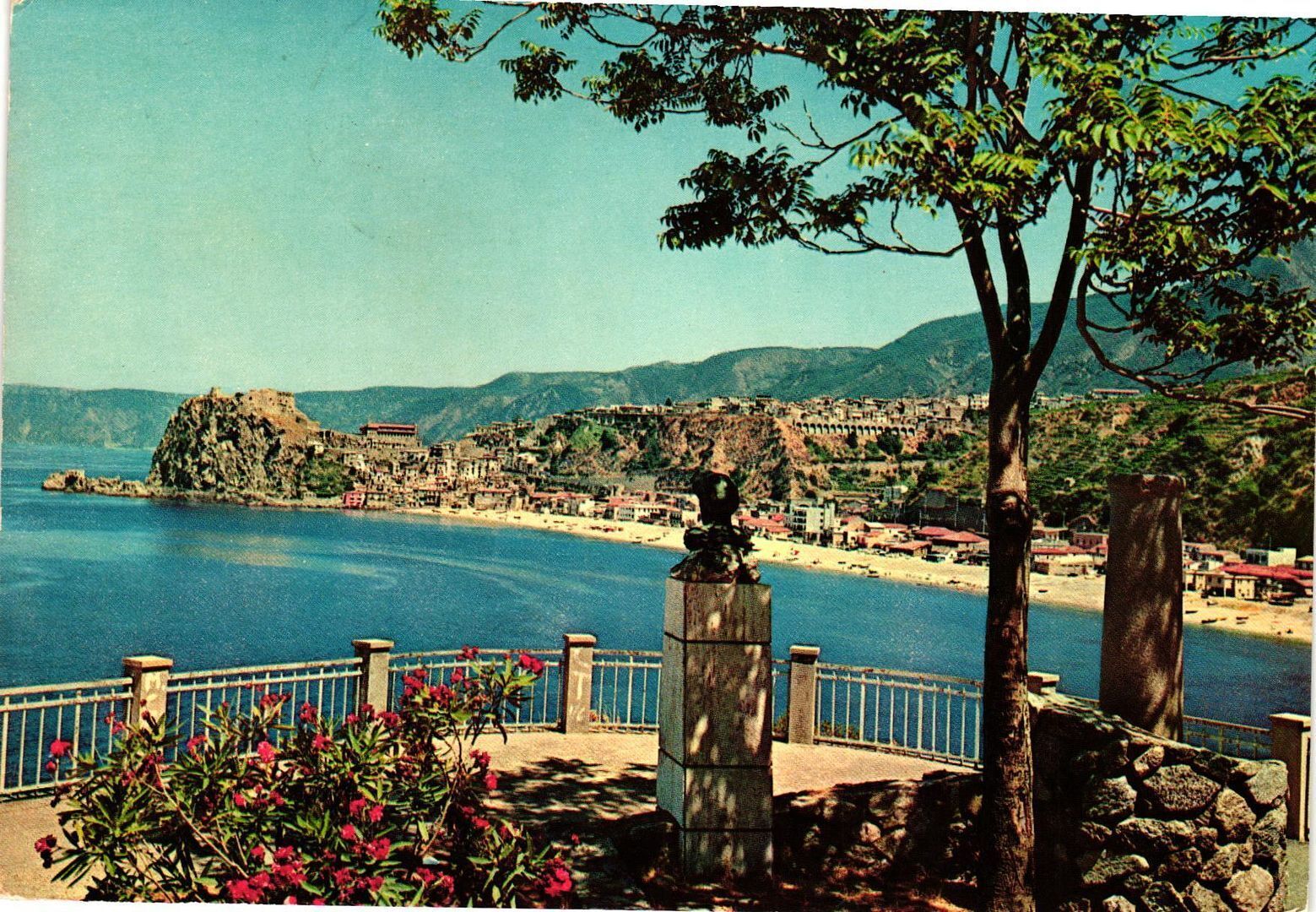 Vintage Postcard 4x6- MARINA GRANDE, SCILLA