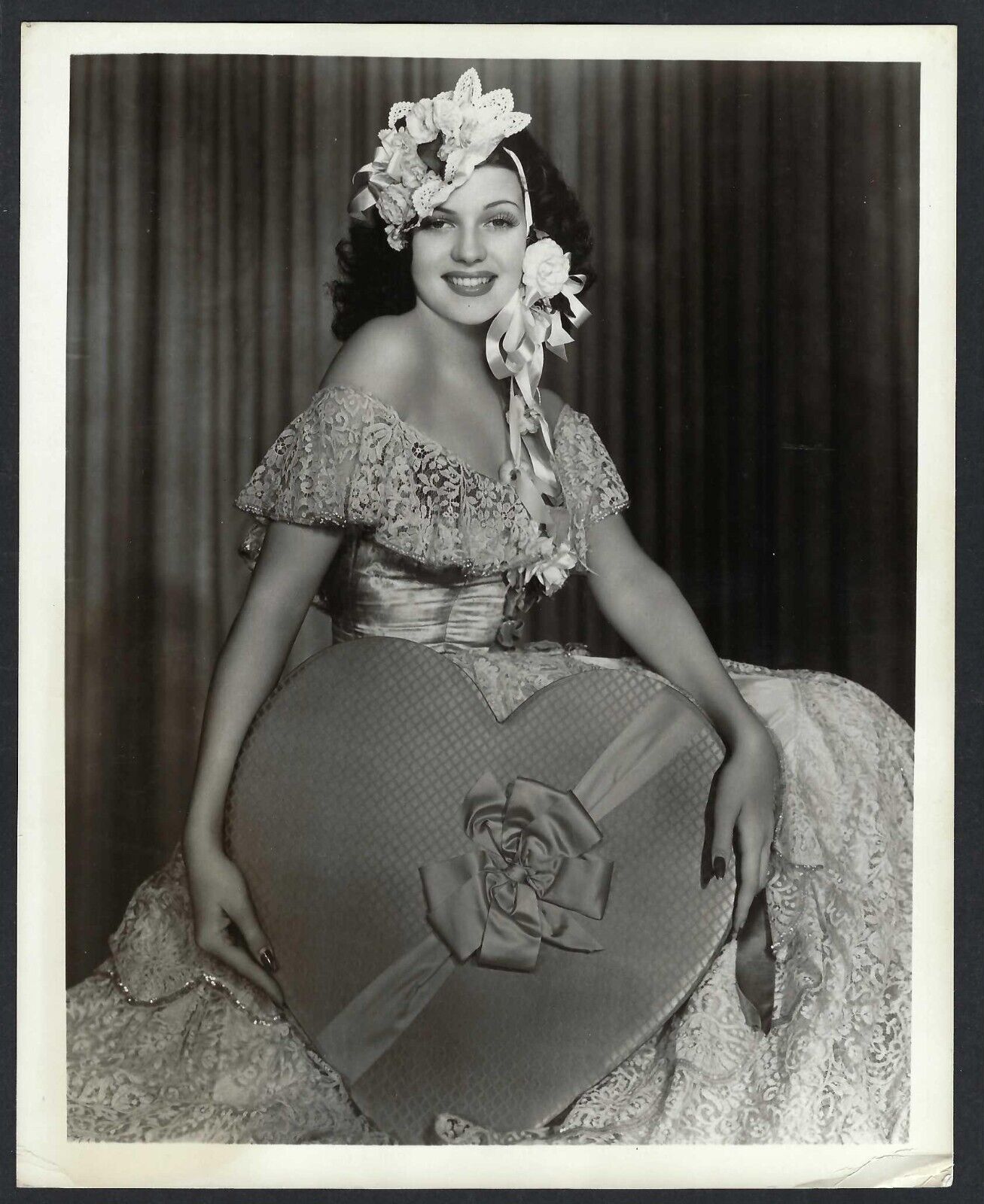 ICONIC ACTRESS RITA HAYWORTH SMILING Vintage DBLWT ORIGINAL PHOTO
