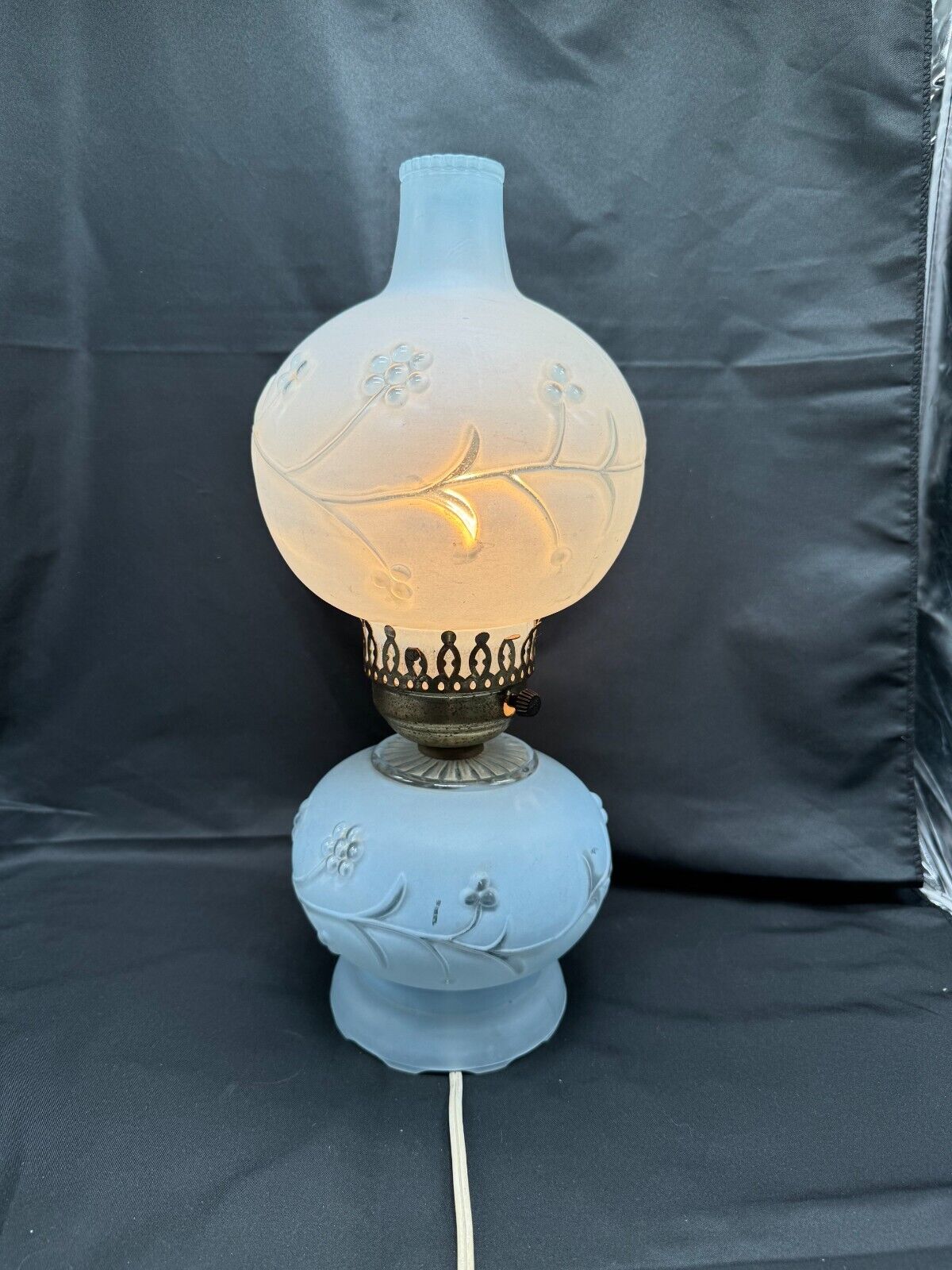 Vintage Gone With The Wind Floral Blue Hurricane Glass Double Globe Lamp 15 in