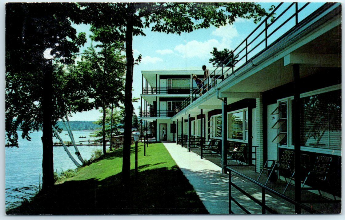 Postcard - The Shoreline Rooms - The Georgian - Lake George, New York