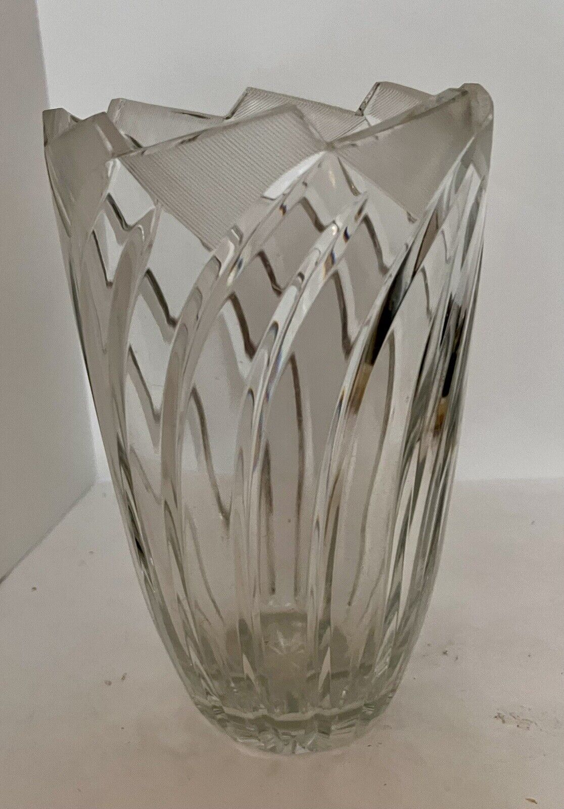 Vase Vintage Frosted Crystal Glass Swirl Frosted Tips 9” 4.3lb