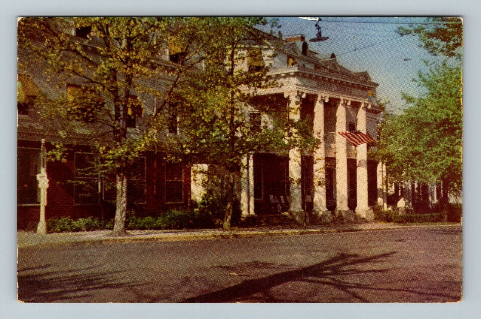 Berea KY-Kentucky, Boone Tavern Berea College, c1953 Vintage Postcard