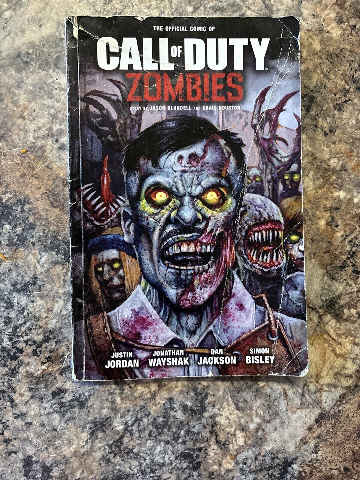 CALL OF DUTY : ZOMBIES #1 Regular Cover 1st Printing Dark Horse 2016 Activision