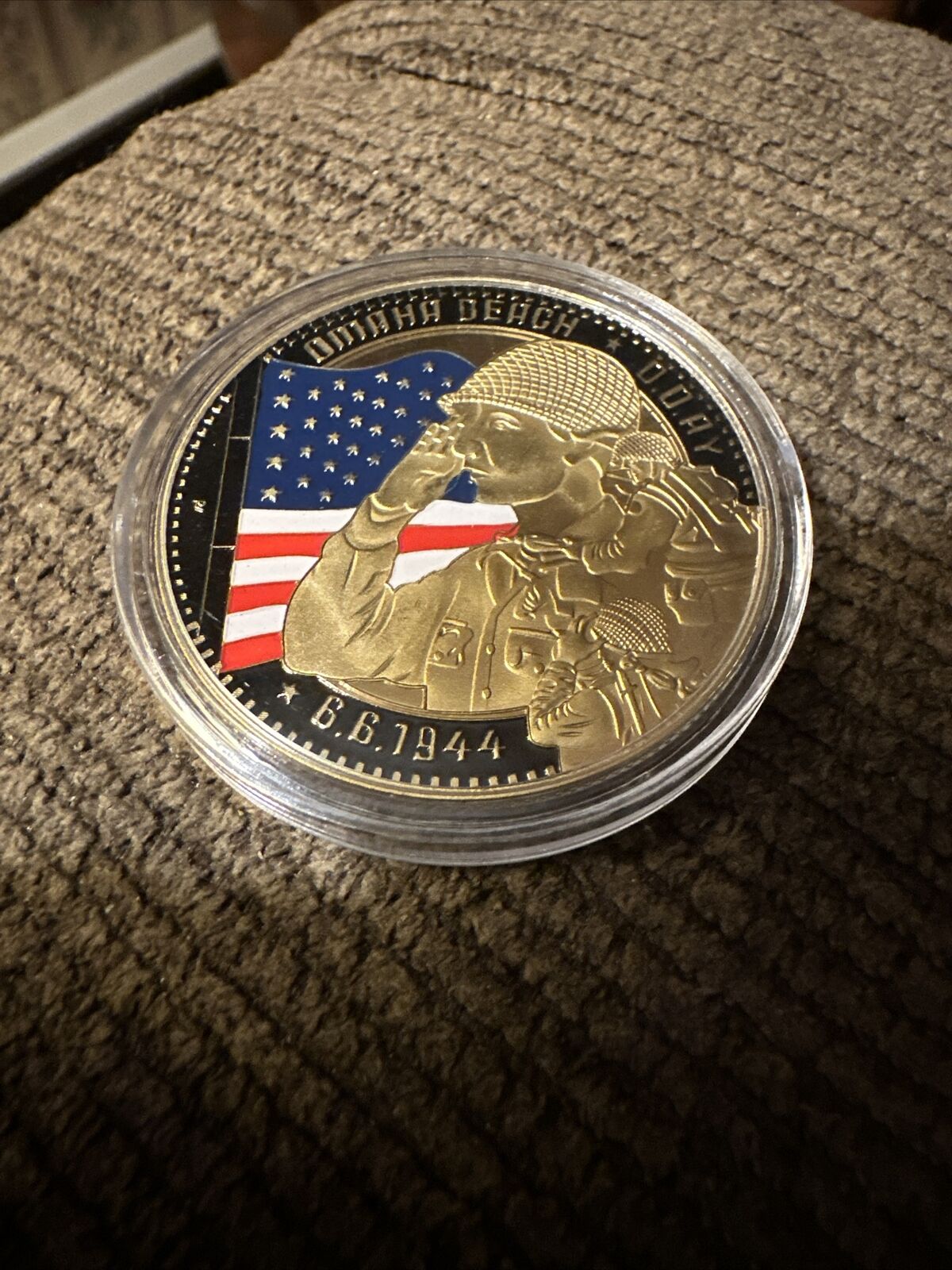 “D-Day Omaha Beach” WW II 1944.6.6 Gold Plated Souvenir Cimetiere American Coin