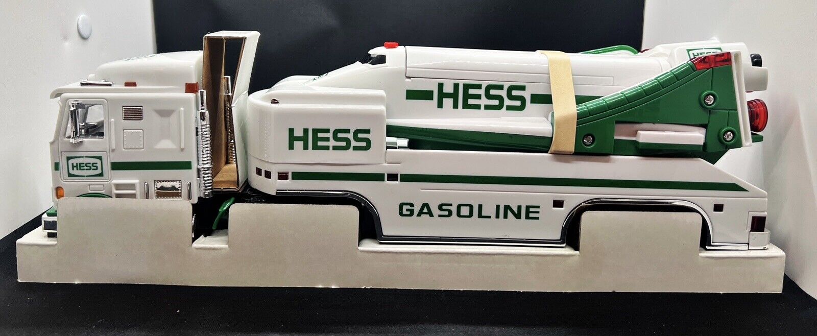 Hess Vintage 1999 Toy Truck and Space Shuttle With Satellite New in Original Box