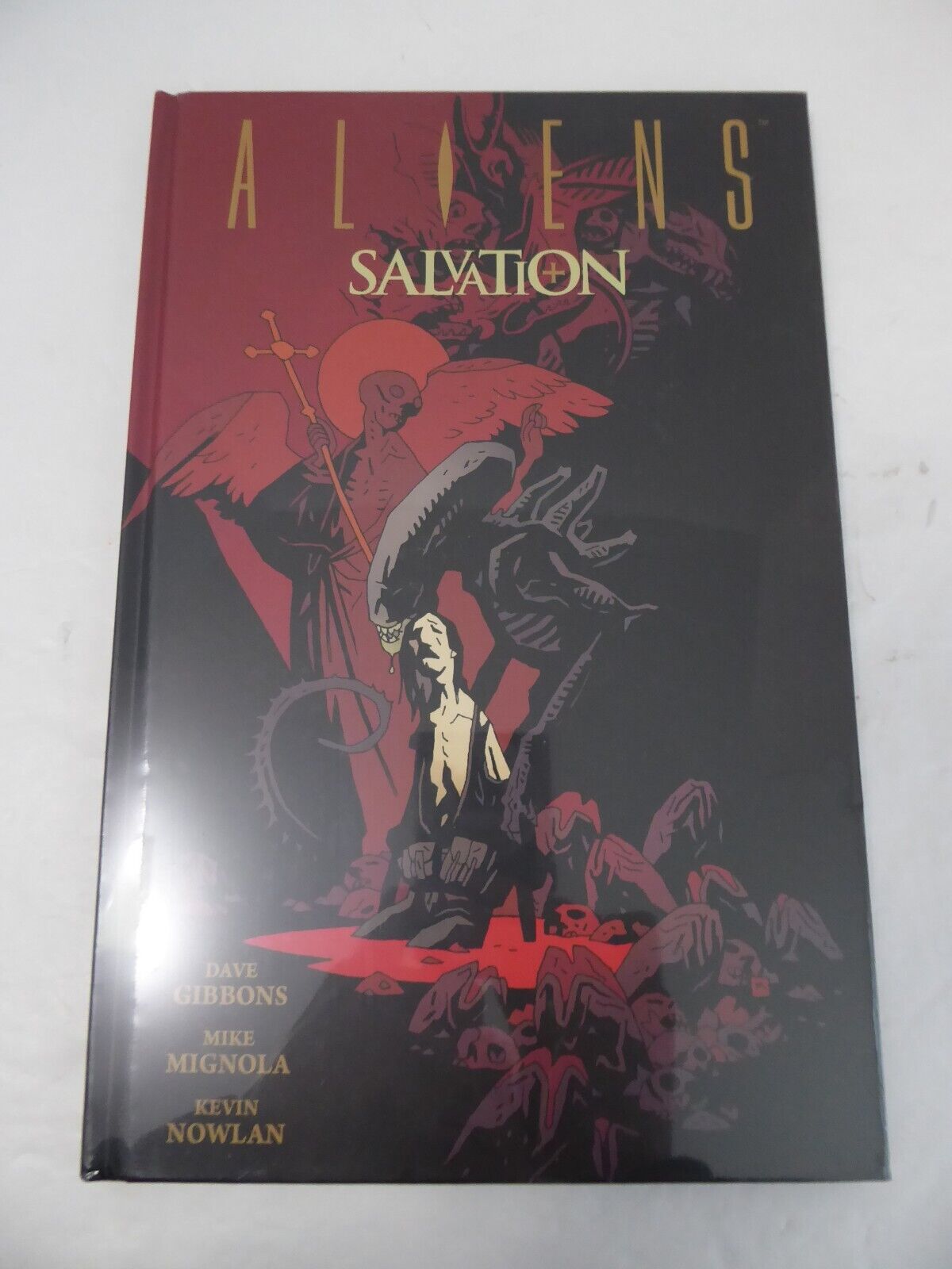 NEW Aliens: Salvation Hardcover - Dave Gibbons Mike Mignola Kevin Nowlan SEALED