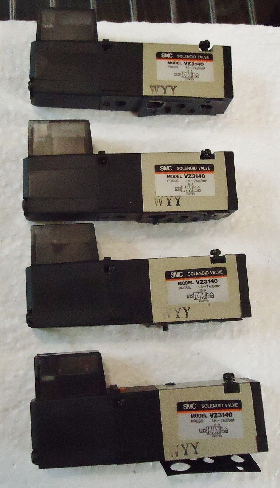 4 USED SMC VZ3140 SOLENOID VALVE, PRESS: 1.5,,,,,7Kgf/cm/2.
