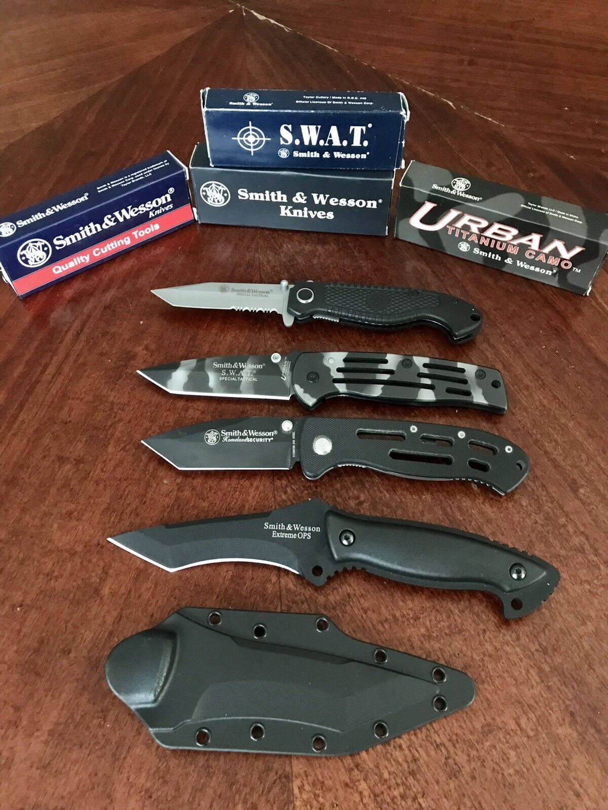 Lot of 4 New Smith & Wesson Knives - Rare Folders, Special Tactical, Extreme OPS