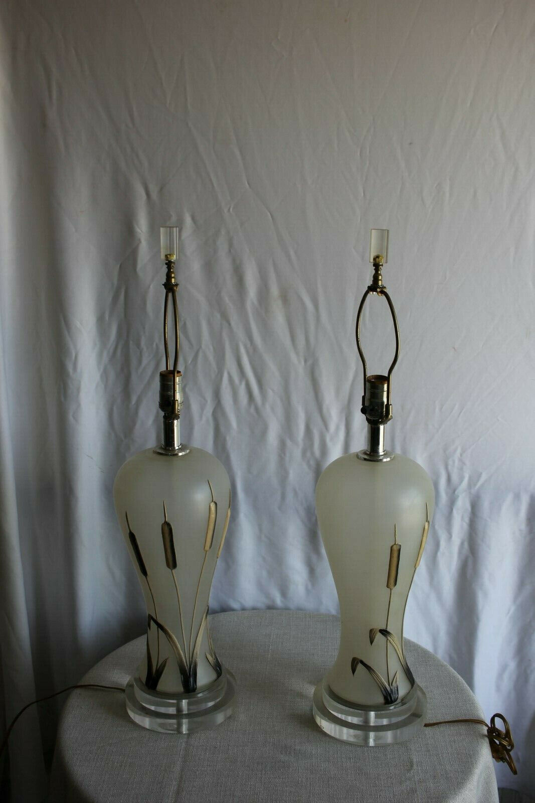Pair of Modern Style Frosted Glass Lamps with Cattails