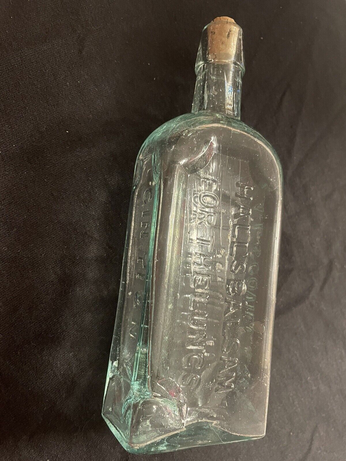 1860s HALL'S BALSAM FOR THE LUNGS A.L.SCOVILL CIN'TI & NY APPLIED LIP BOTTLE