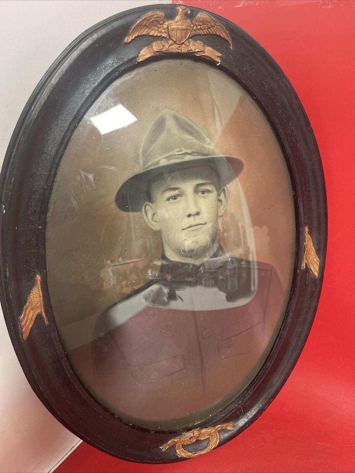 VINTAGE WW1 US ARMY SOLDIER PORTRAIT IN BUBBLE GLASS Wood FRAME