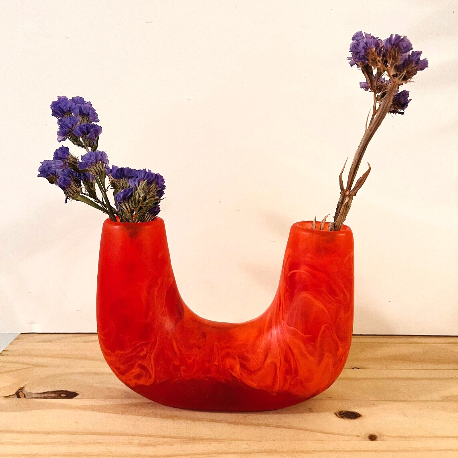 Dinosaur Designs horn shape red resin small branch Vase 