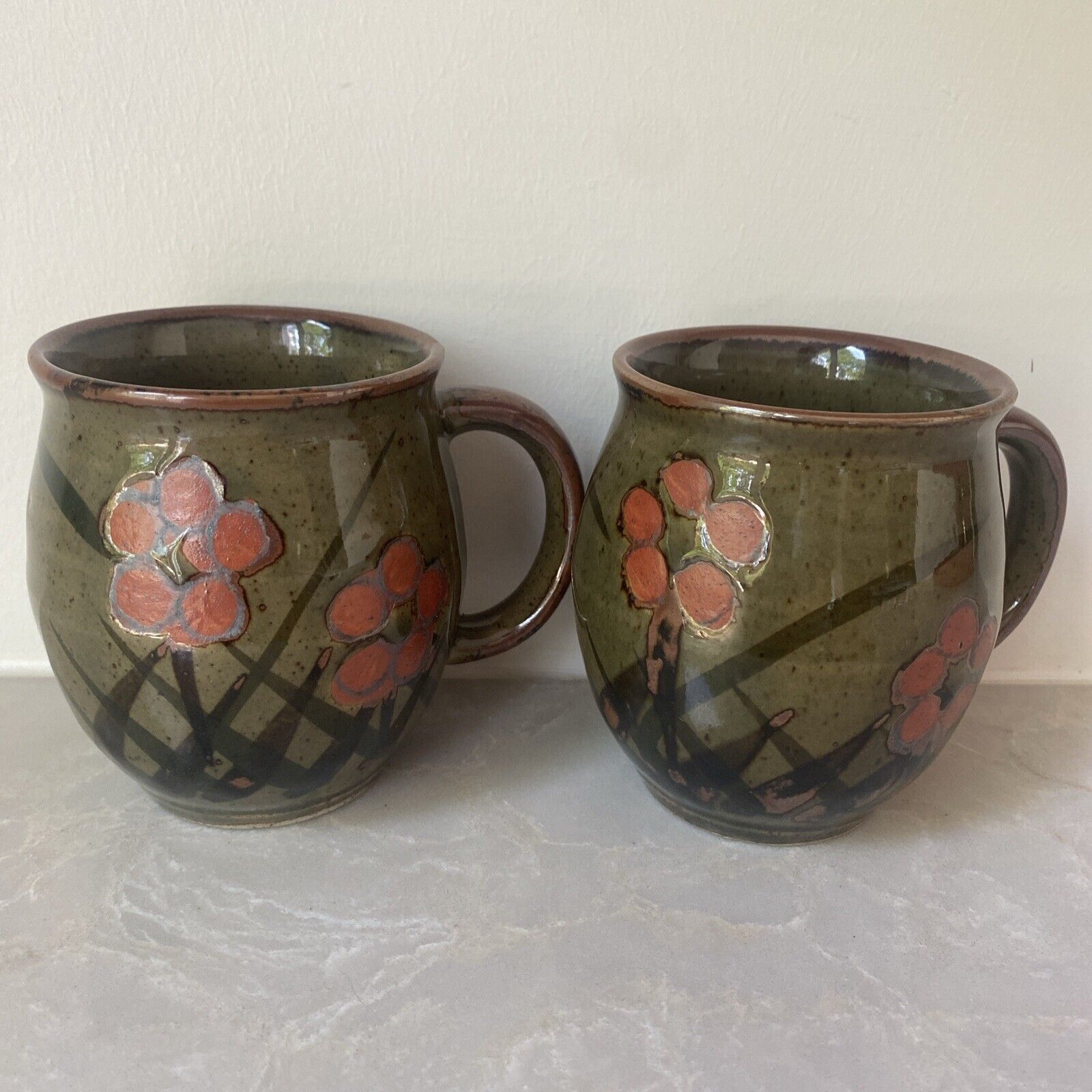 Japan Stoneware Round Green Flower Coffee Mugs Tea Cups Vintage 70’s~ Set of 2