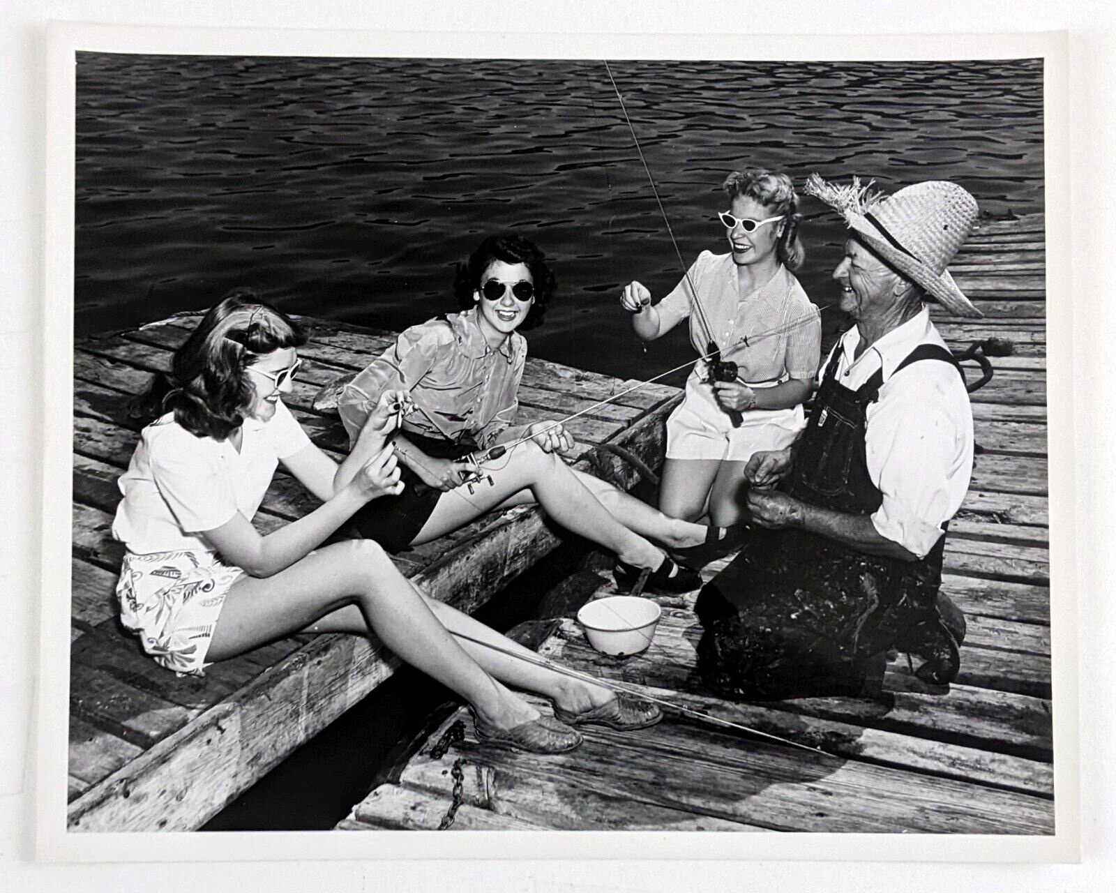 1950s Beautiful Young Women Baiting Hooks Fishing Legs Hillbilly Vintage Photo