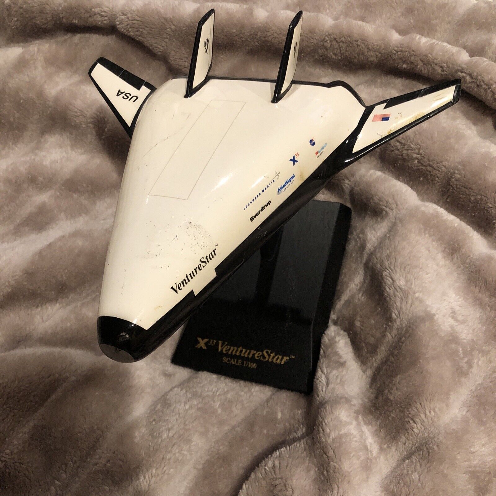 X-33 Venturestar Venture Star Airplane Desktop Model Plane Scale 1/100 Lockheed